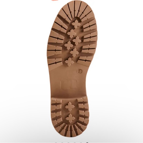 New Womens Sz 9 Seven7 light gold Chelsea slip on business casual boots - Picture 8 of 14